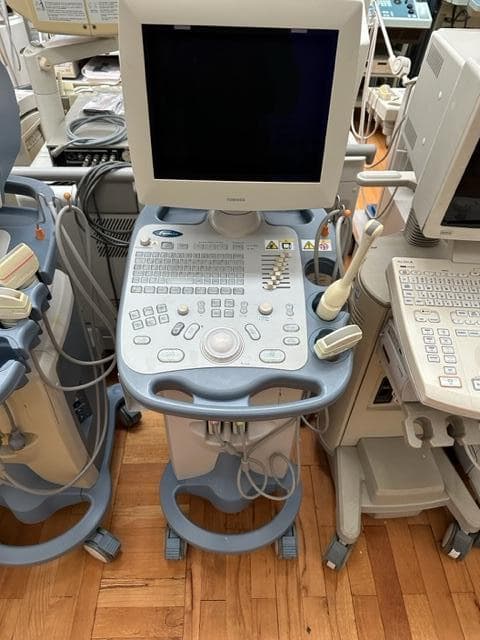 TOSHIBA Famio 8 (SSA-530A) Ultrasound Machine