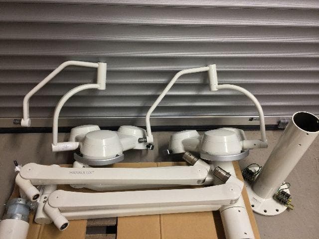 HANAULUX 2003 duo Surgical light
