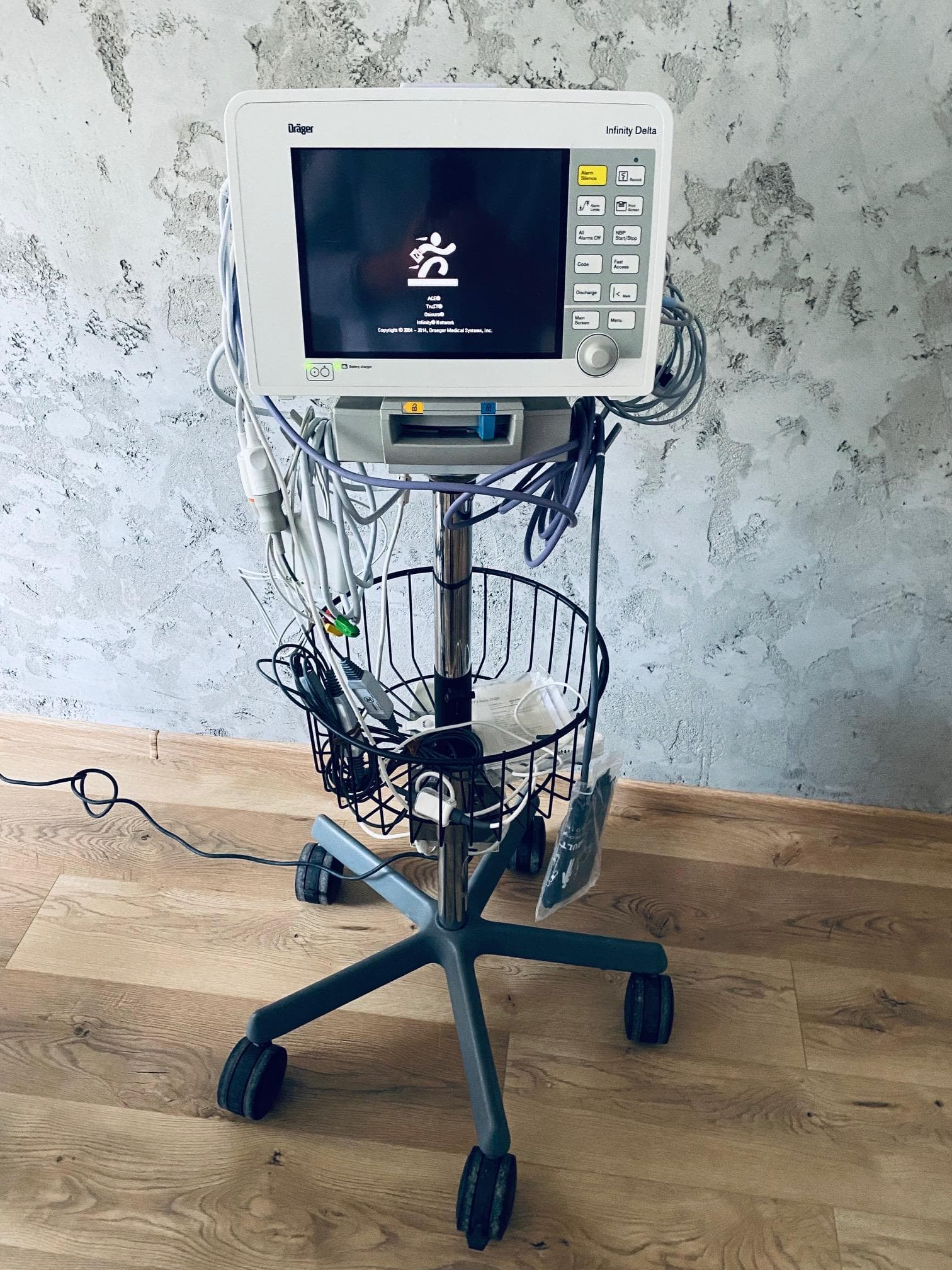 DRAGER Infinity Delta EKG monitor