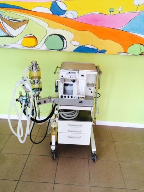 DRAGER Sulla 808 V Anesthesia Machine