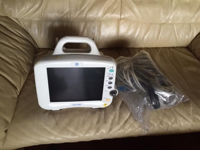 GE Dash 3000 EKG monitor