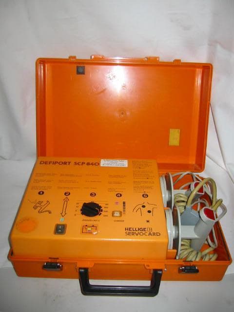 HELLIGE Defiport SCP 840 Defibrillator