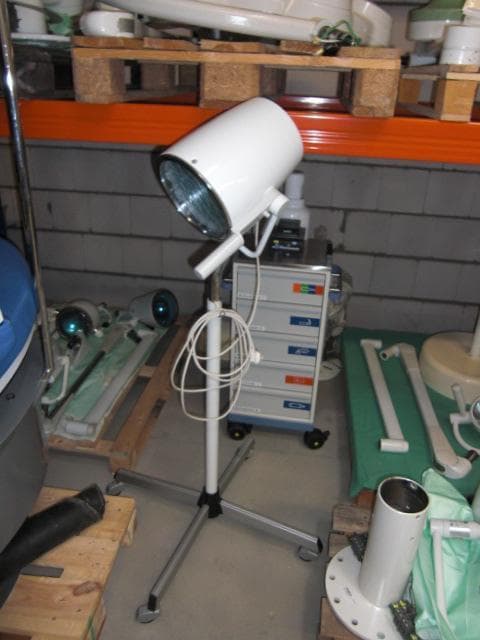 HANAULUX 2261 Surgical light