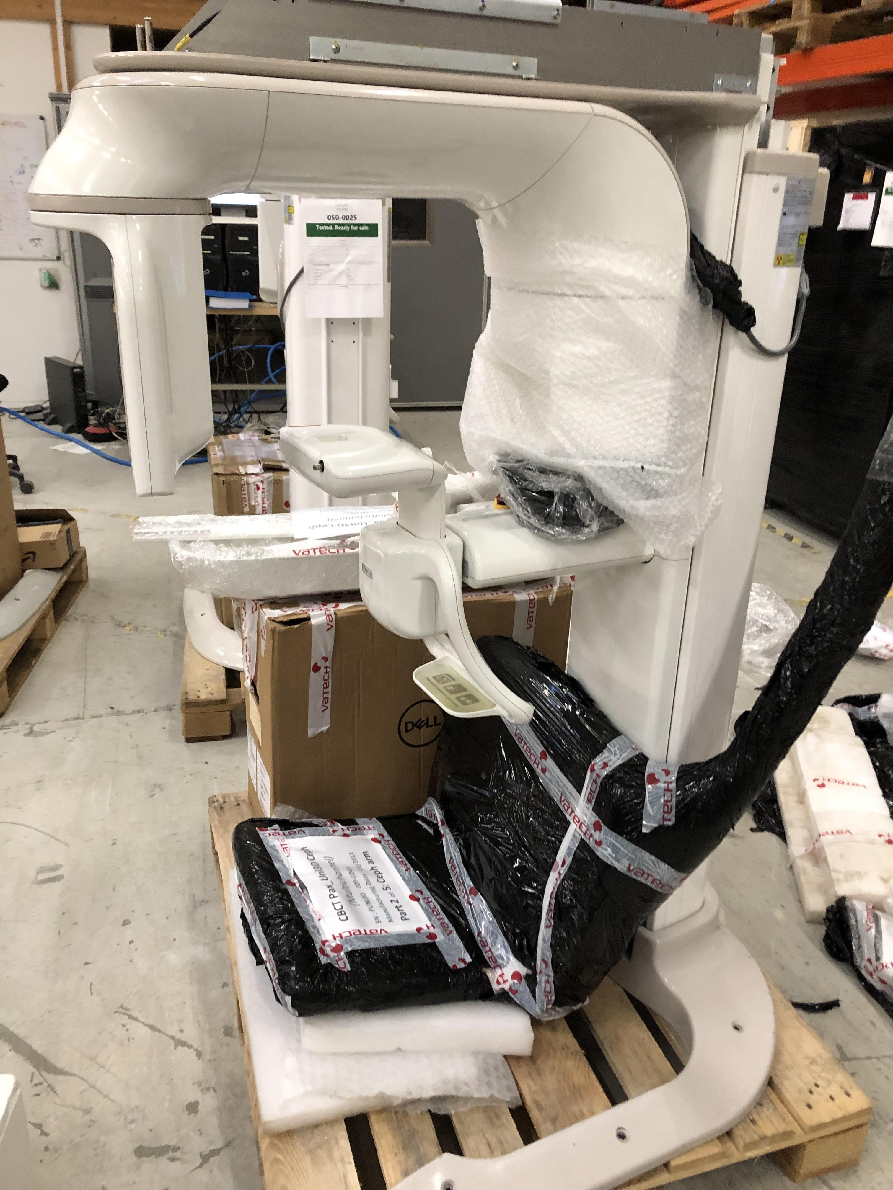 VATECH PaX-Uni3D PANORAMIC X-RAY SYSTEM (Orthopantomograph)