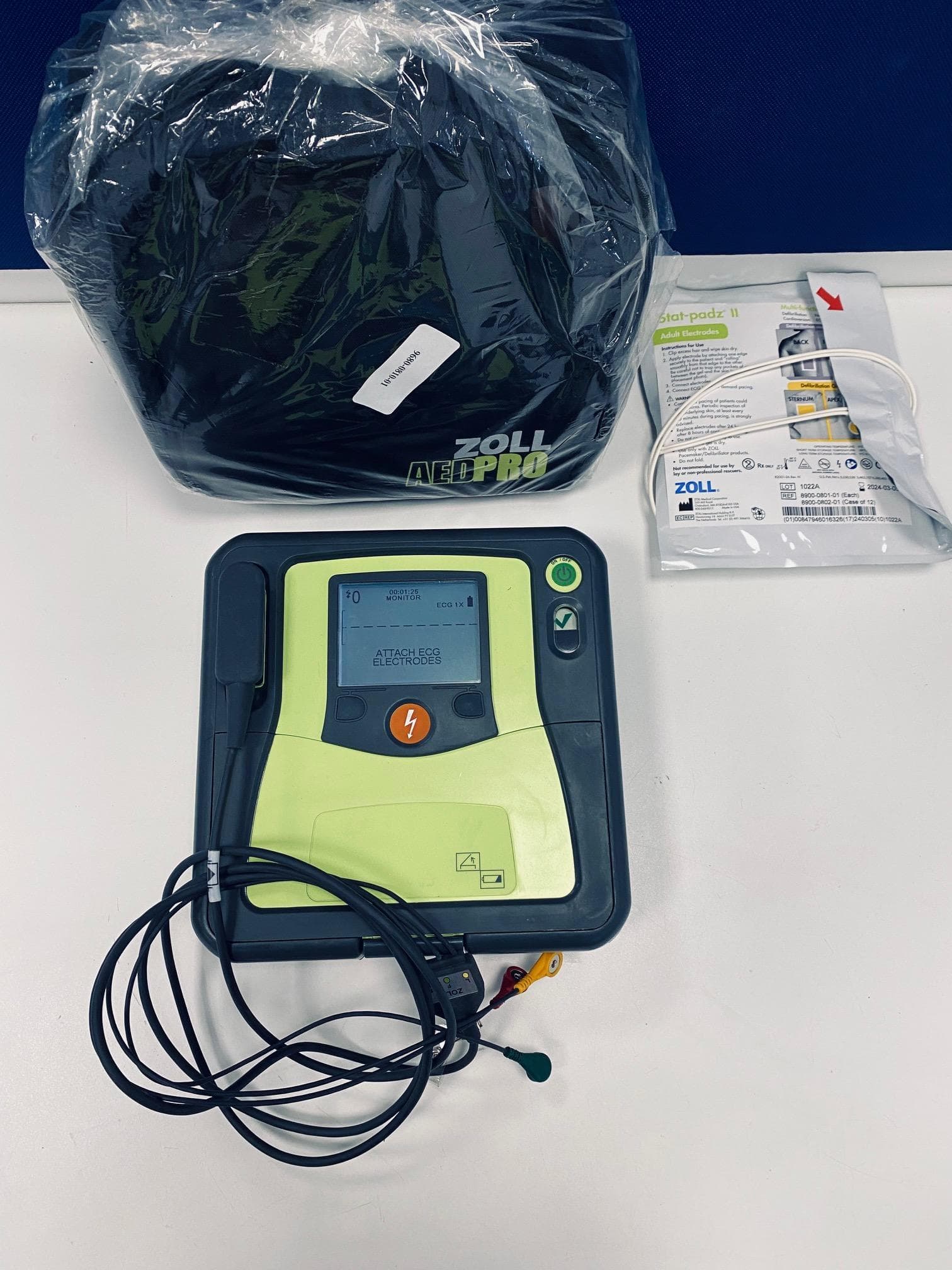 ZOLL AED Pro Defibrillator