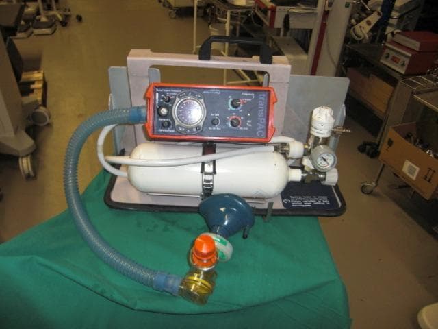 PNEUPAC transPAC 2D Anesthesia ventilator