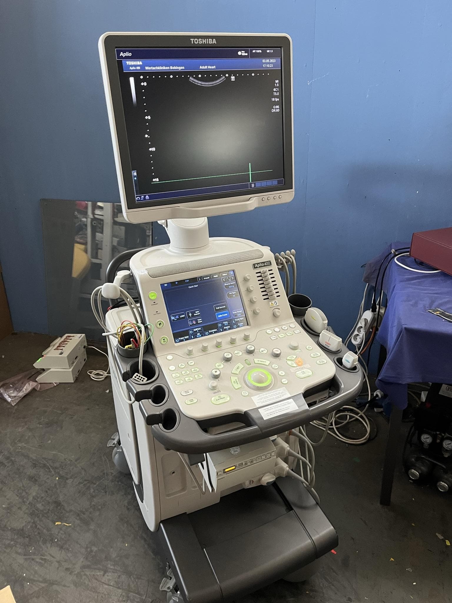 TOSHIBA Aplio 400 (TUS-A400) Ultrasound Machine