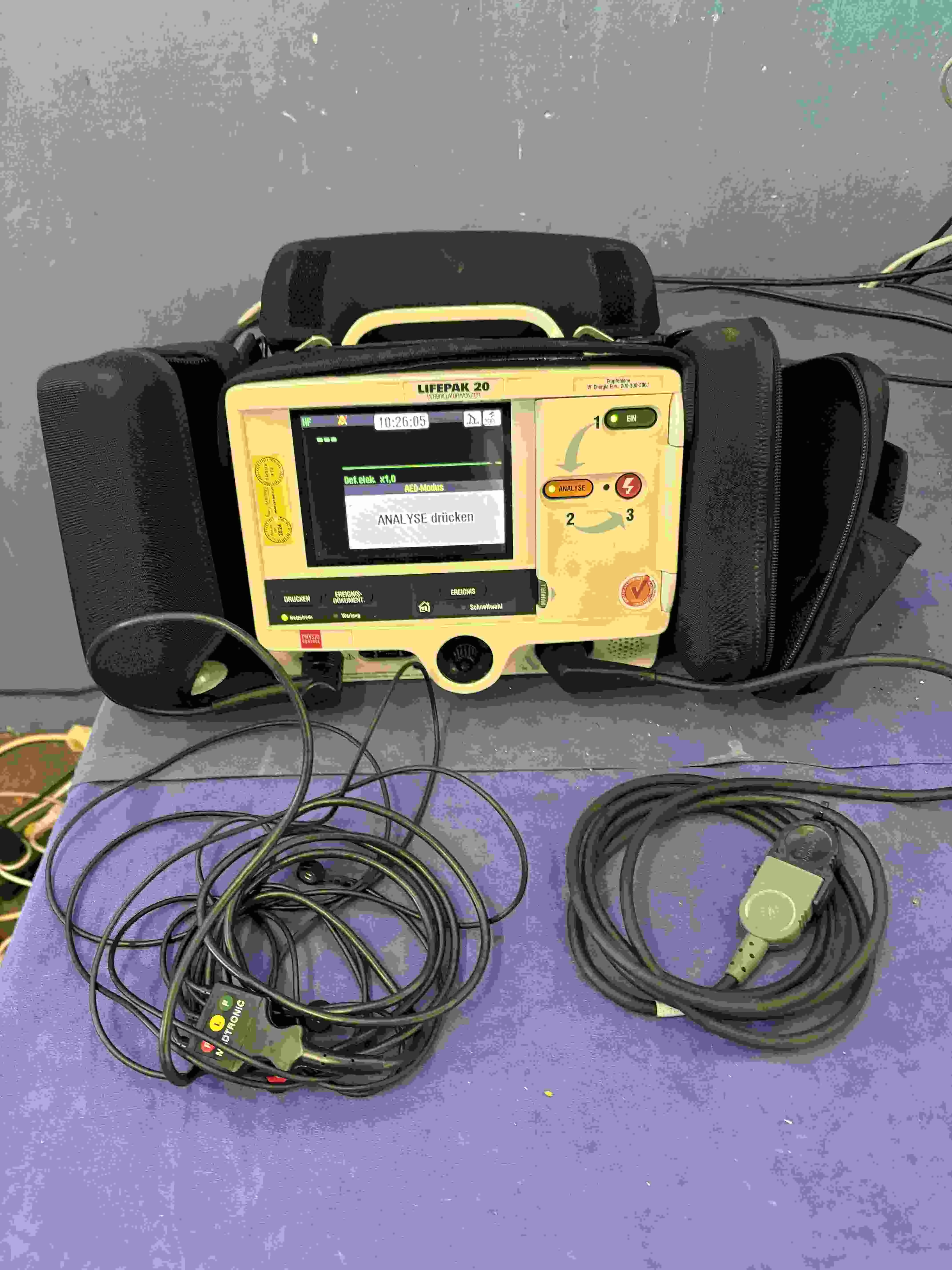 MEDTRONIC Lifepak 20 Defibrillator