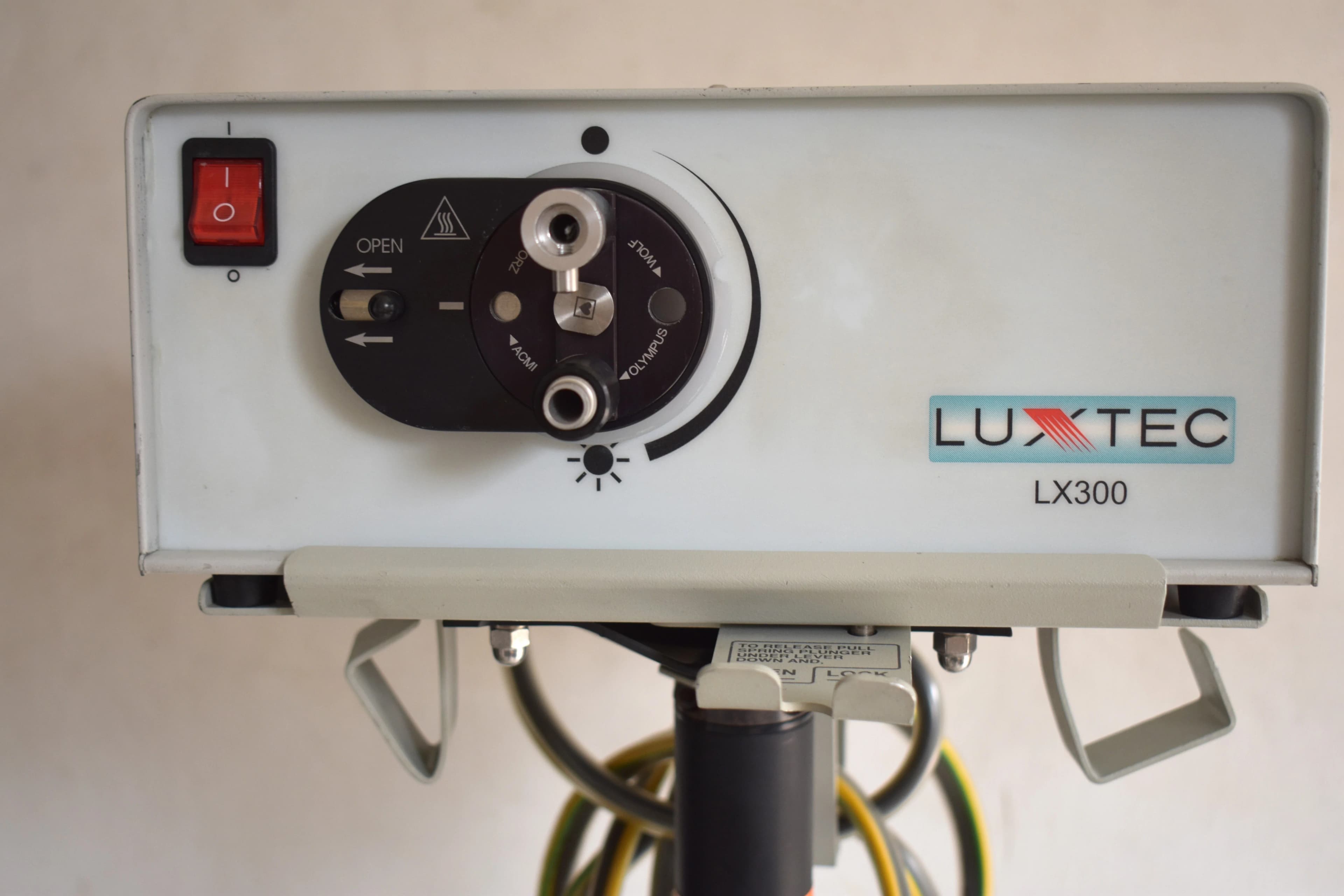 LUXTEC LX300 Endoscope light source