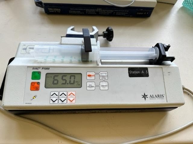 ALARIS IVAC P1000 Syringe Pump