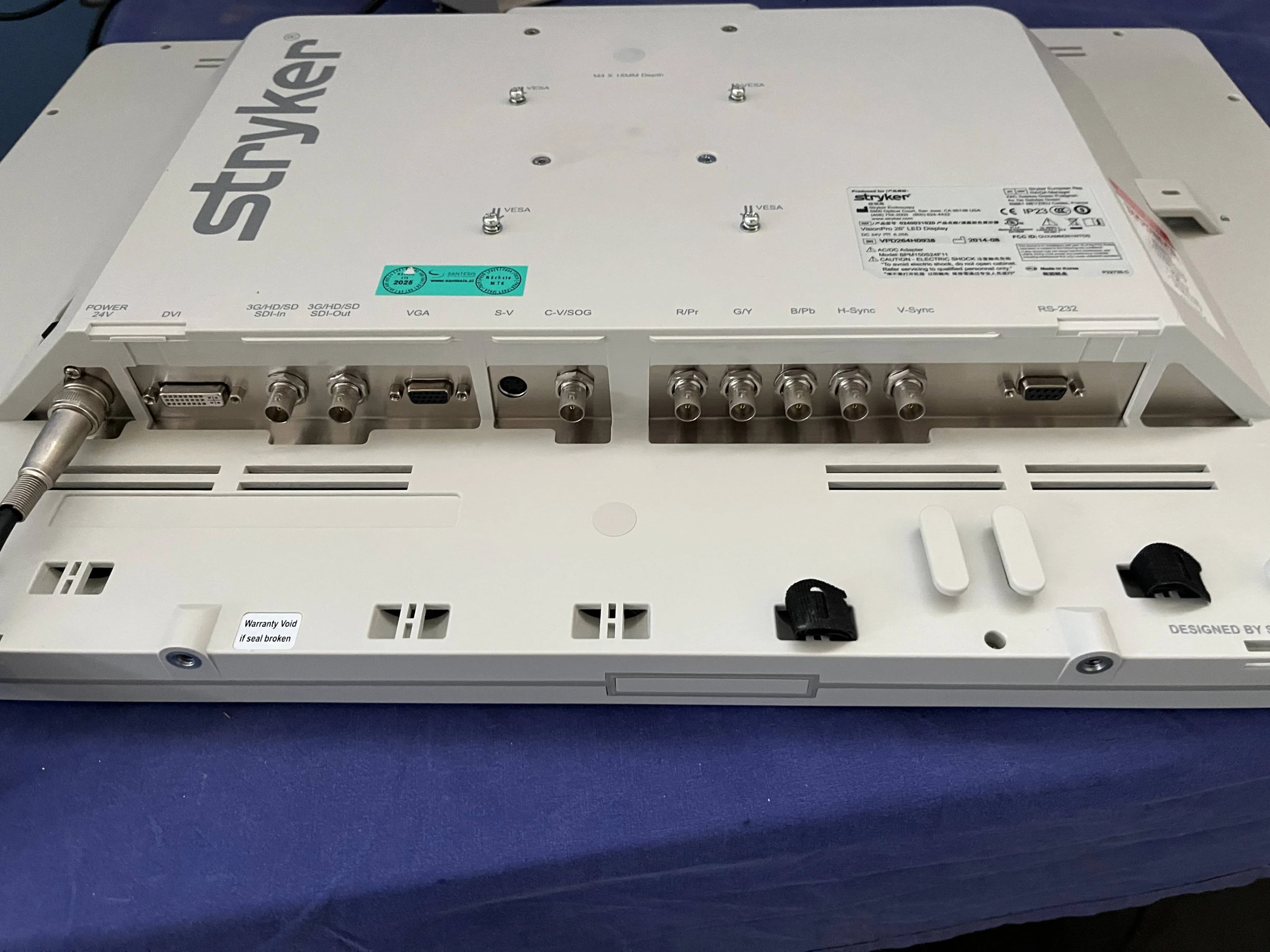 STRYKER VisionPro 26 Surgical Display
