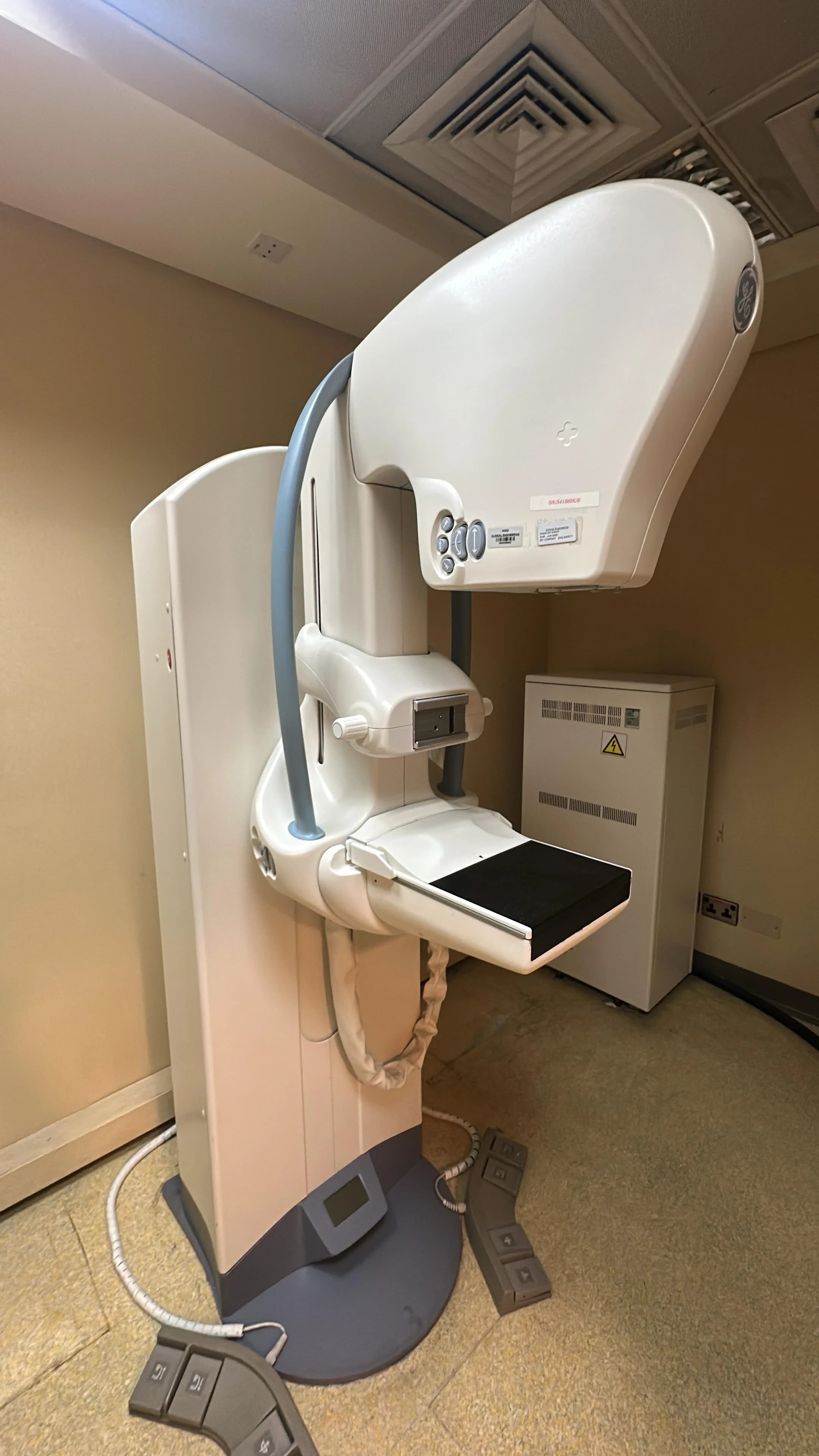 GE Senographe DS Mammography Machine