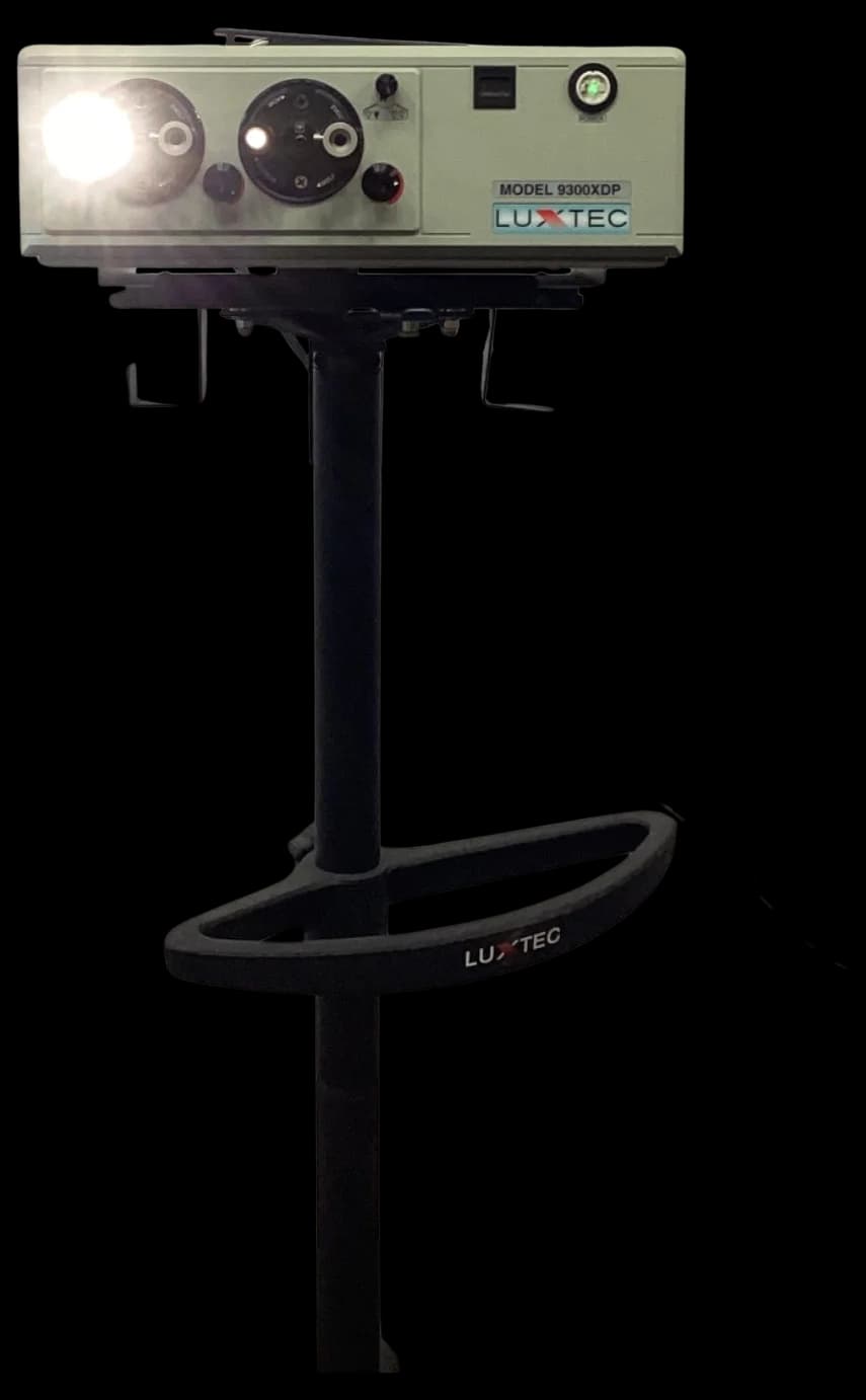 LUXTEC Series 9000 Model 9300XDP Endoscope light source