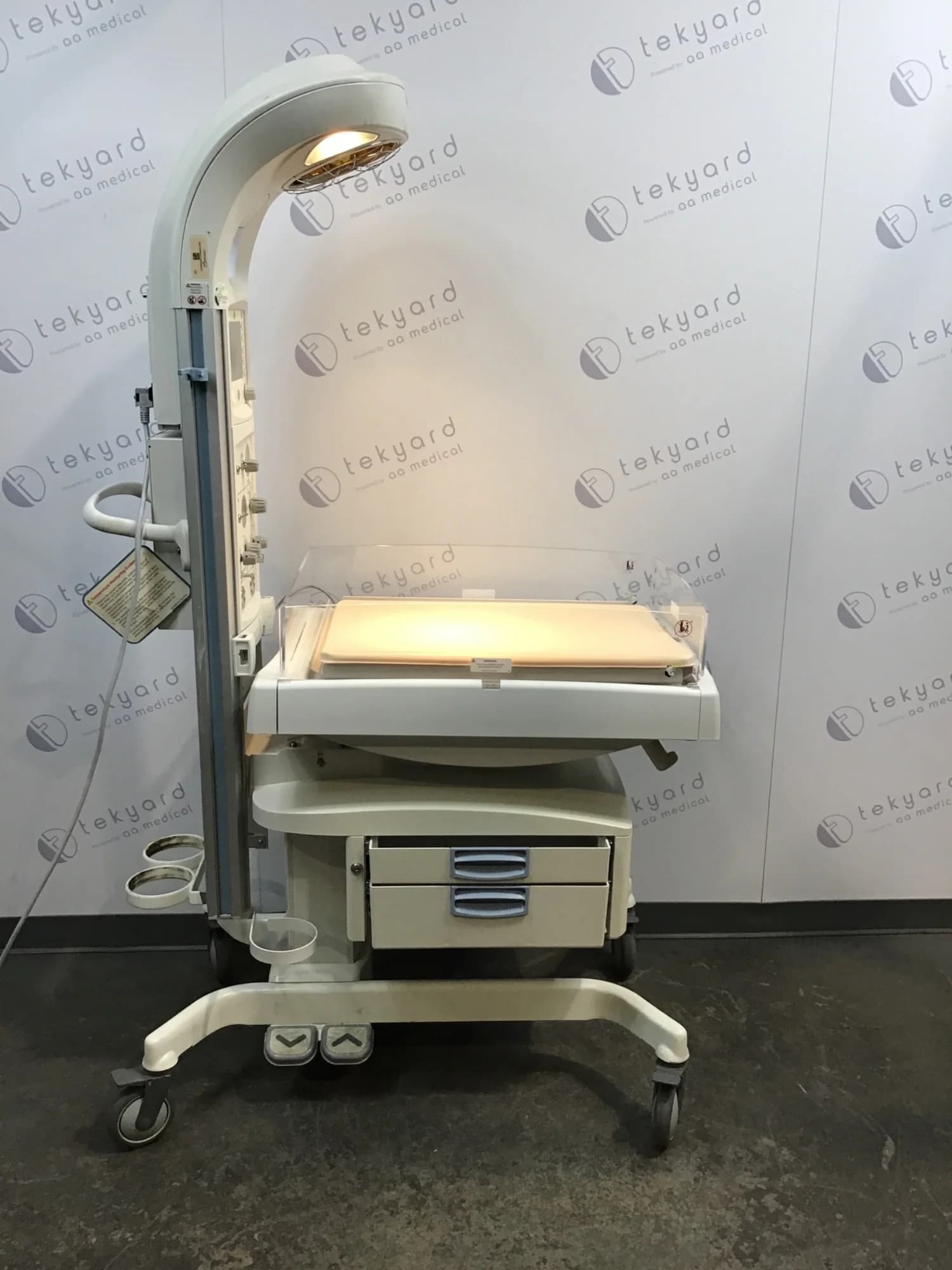 GE Panda iRes Infant radiant warmer
