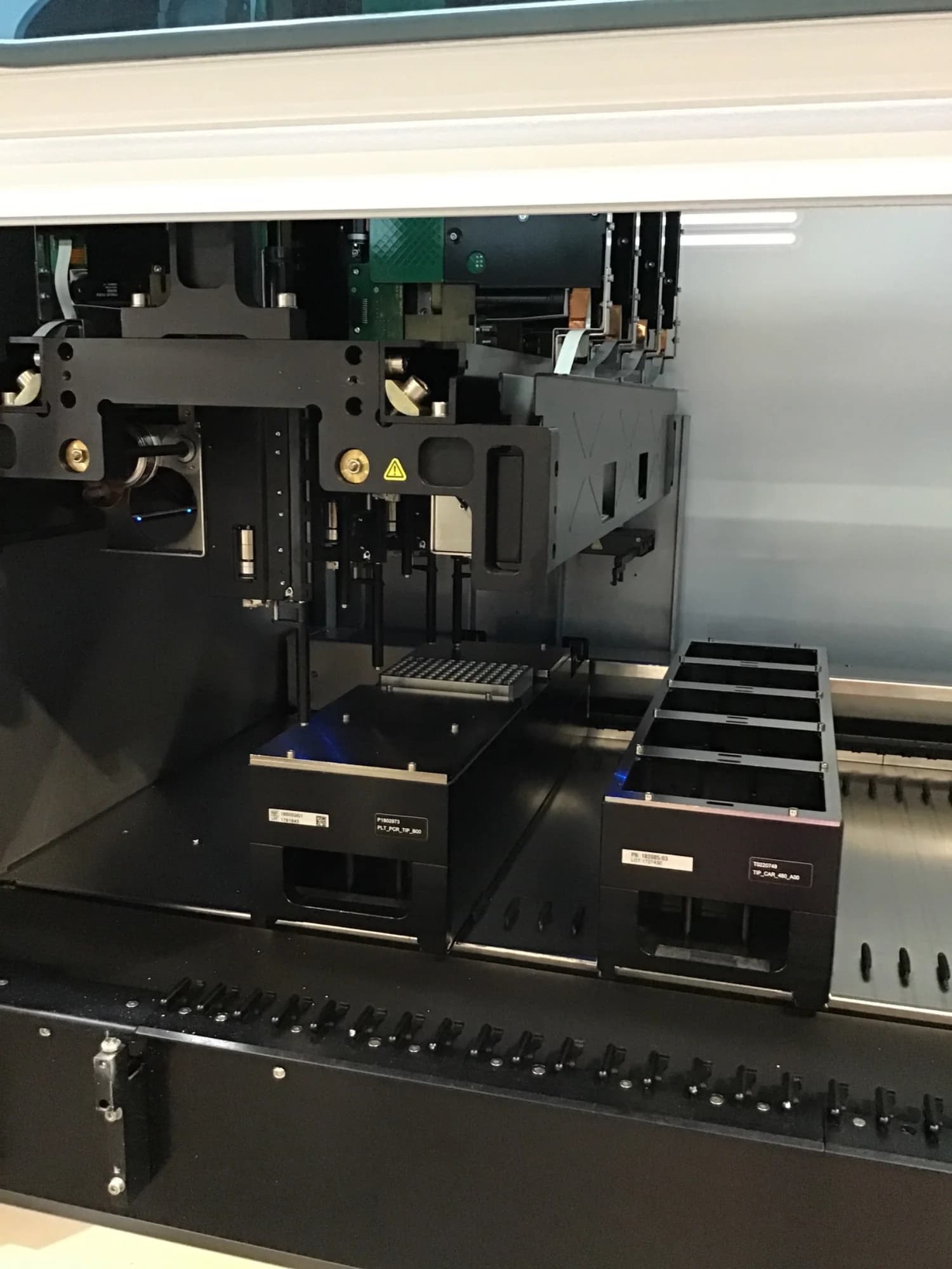 ROCHE cobas x 480 PCR Analyzer