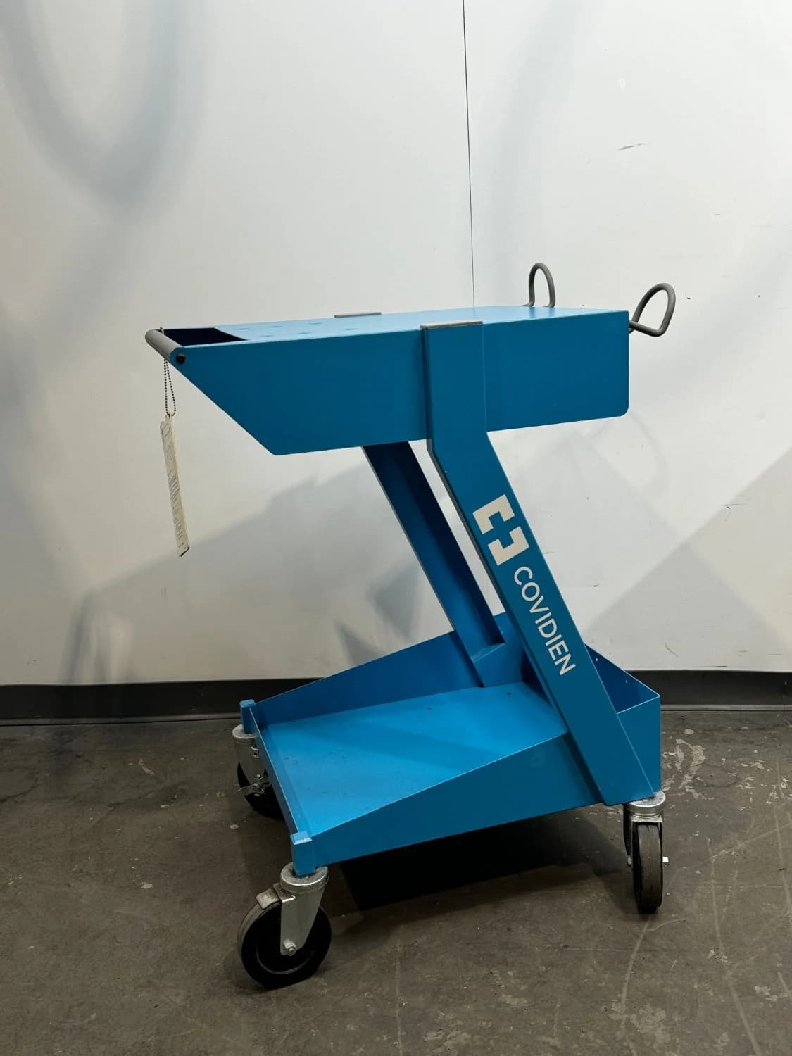 VALLEYLAB UC8009 Medical Cart