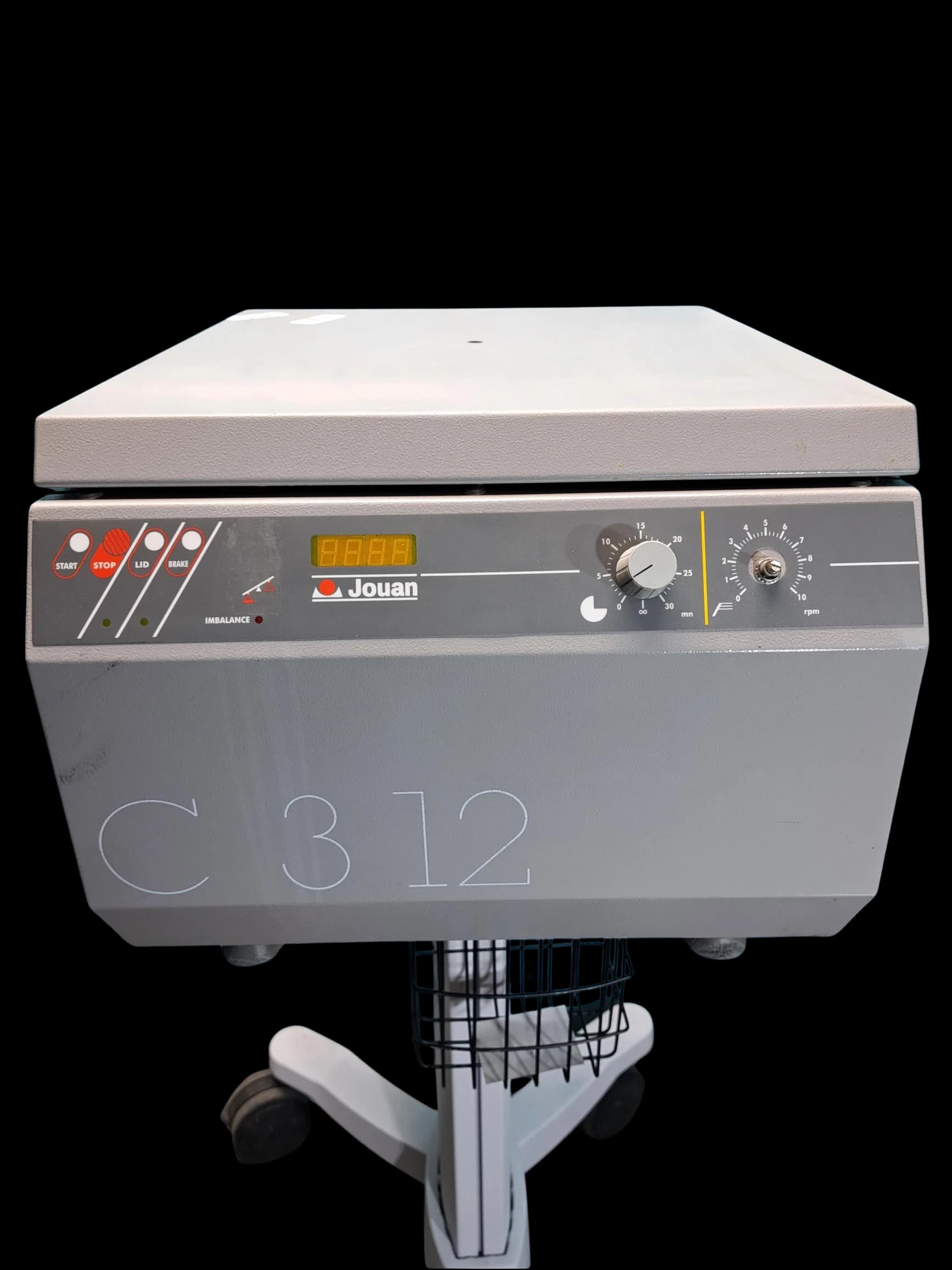 JOUAN C 3 12 Laboratory centrifuge