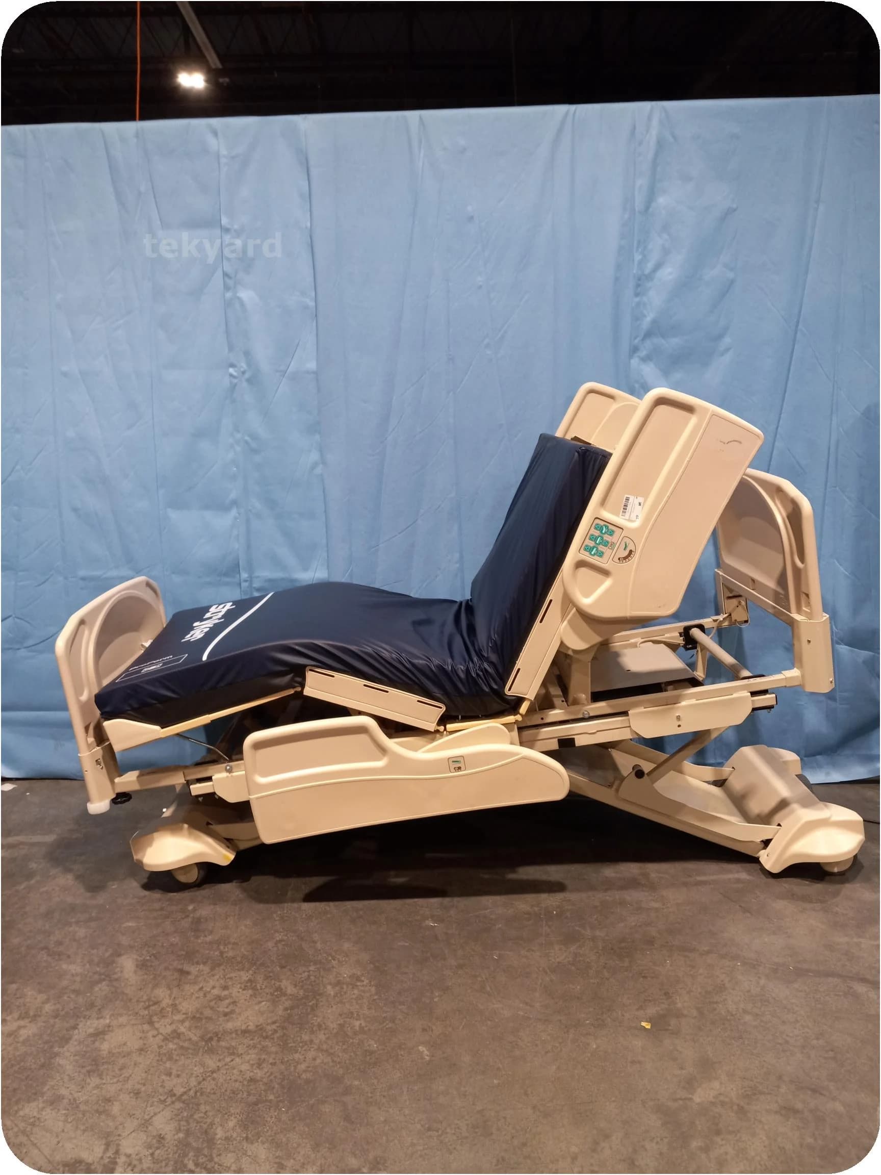 STRYKER Spirit Plus 5600 Hospital Bed