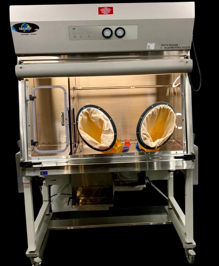NUAIRE NU-700-103 Glove box
