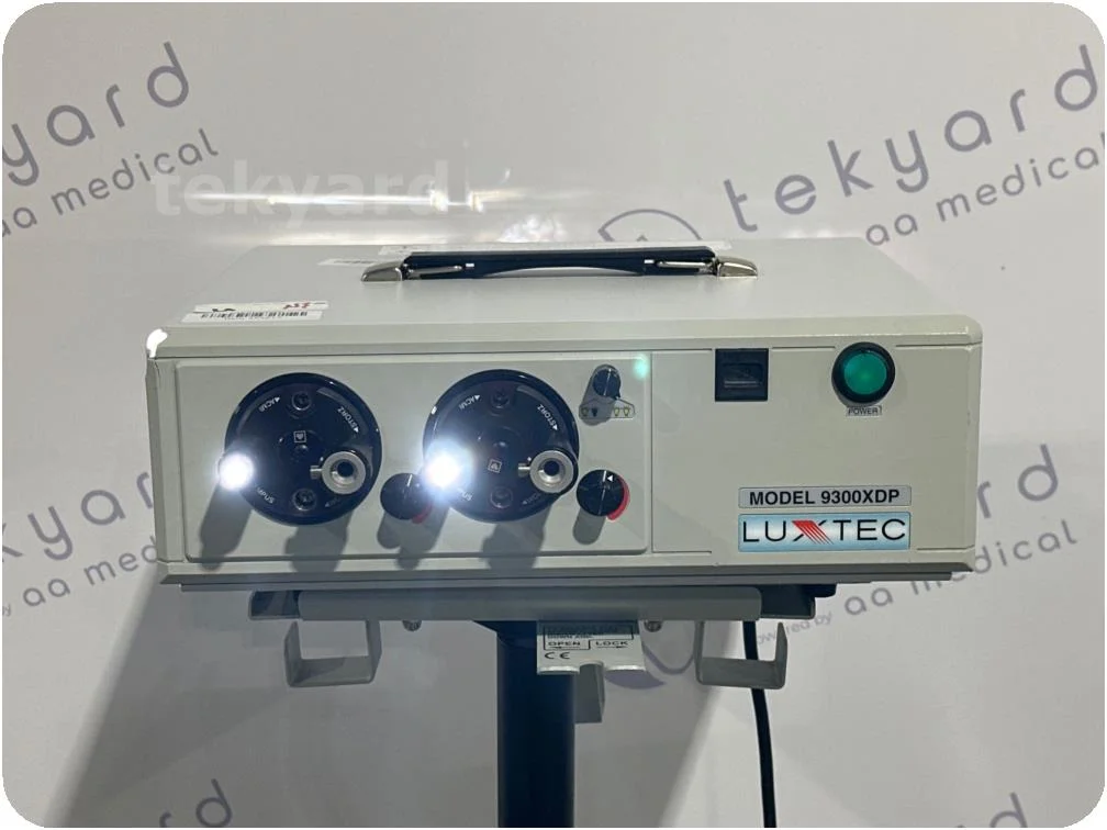 LUXTEC Series 9000 Model 9300XDP Endoscope light source