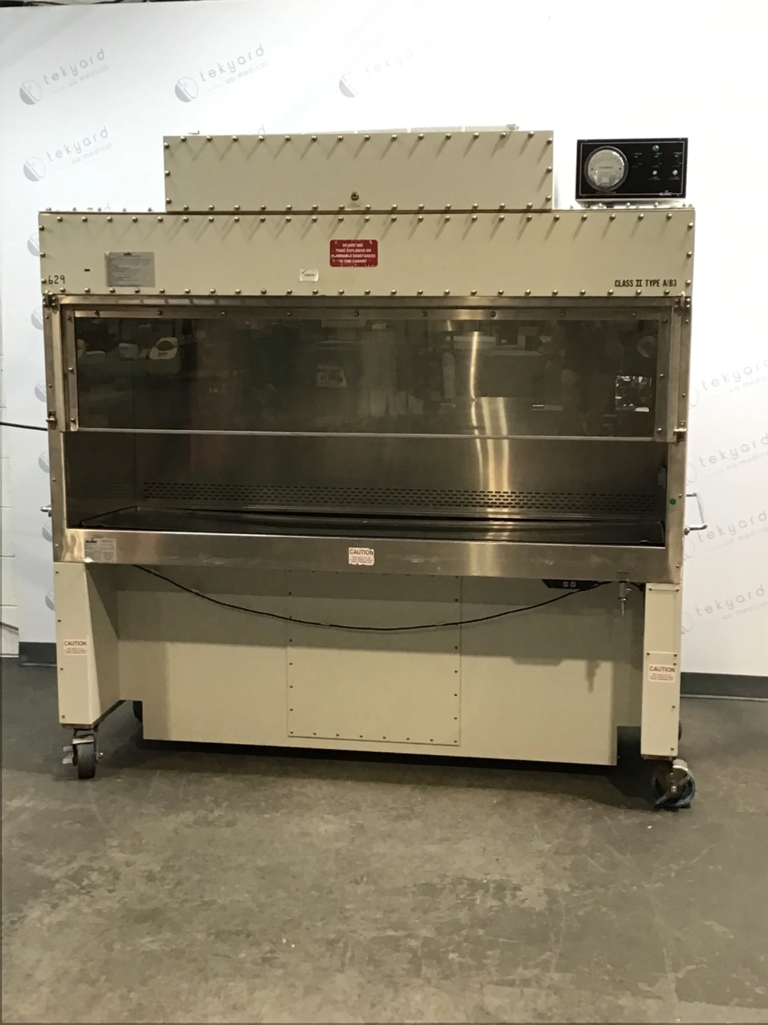 NUAIRE NU-602-600 Microbiological safety cabinet