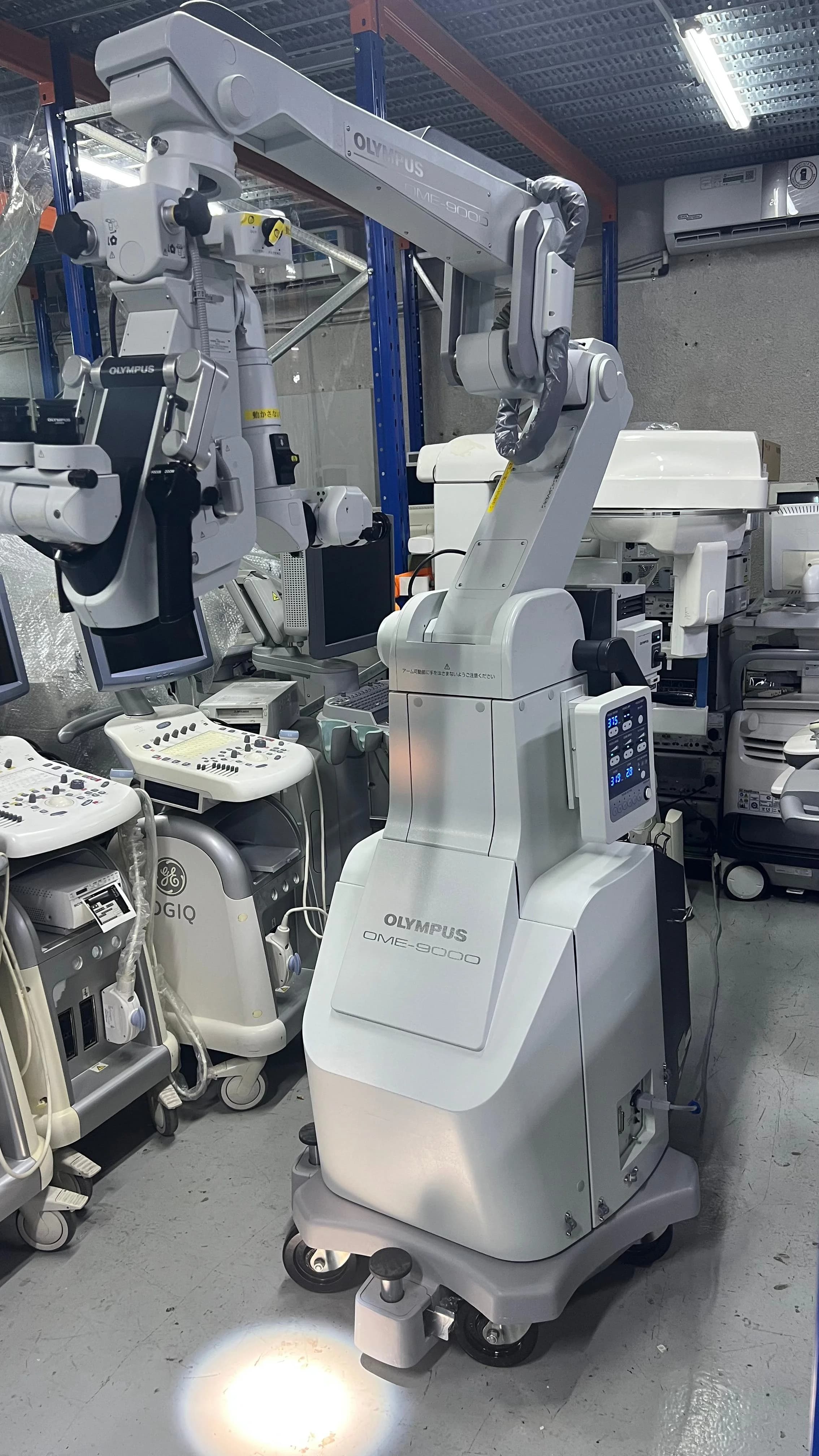 OLYMPUS OME-9000 O/R Microscope