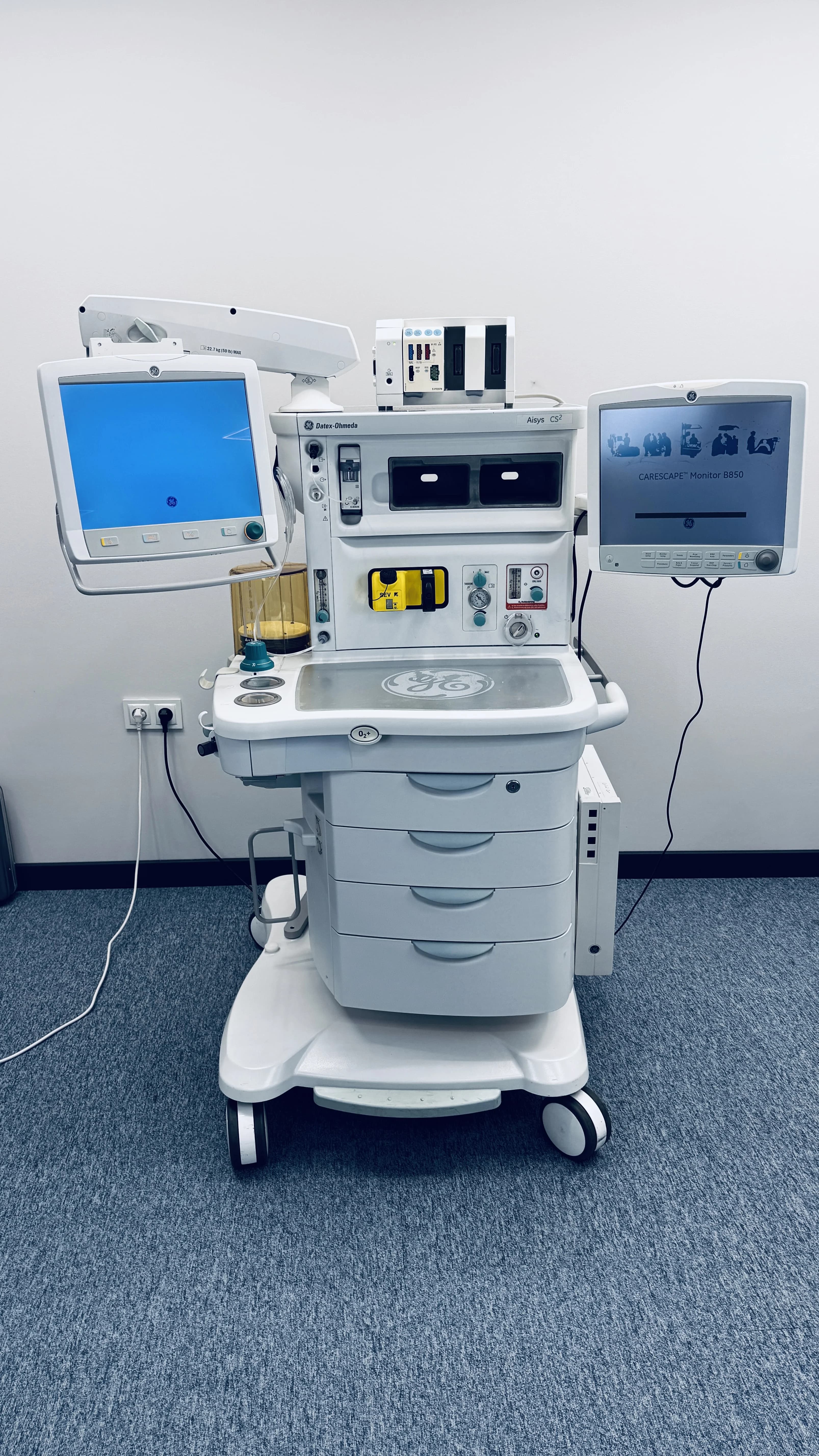 GE Aisys CS2 Anesthesia Machine