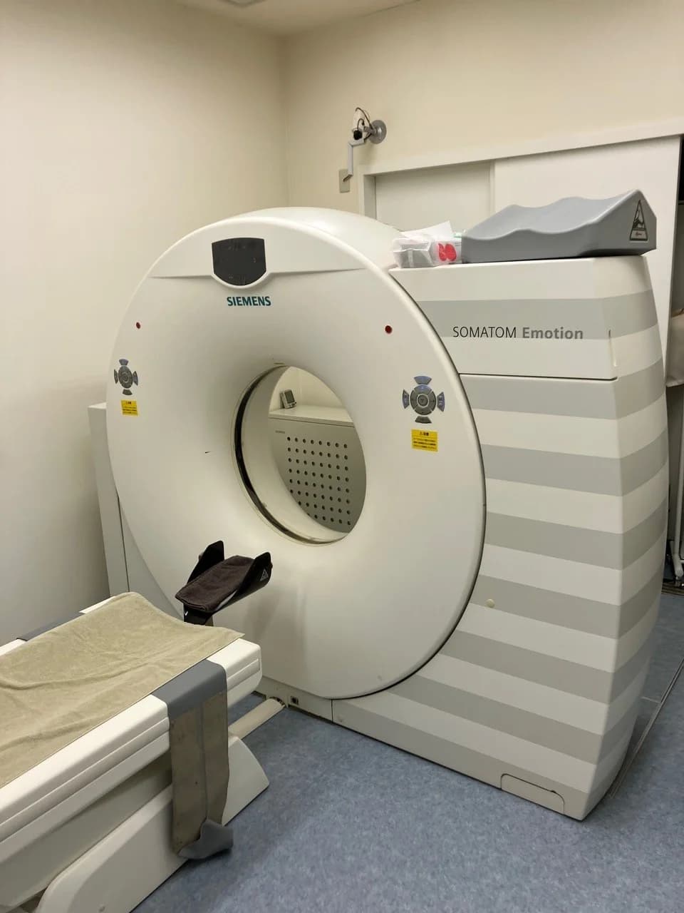 SIEMENS SOMATOM Emotion 16 CT Scanner
