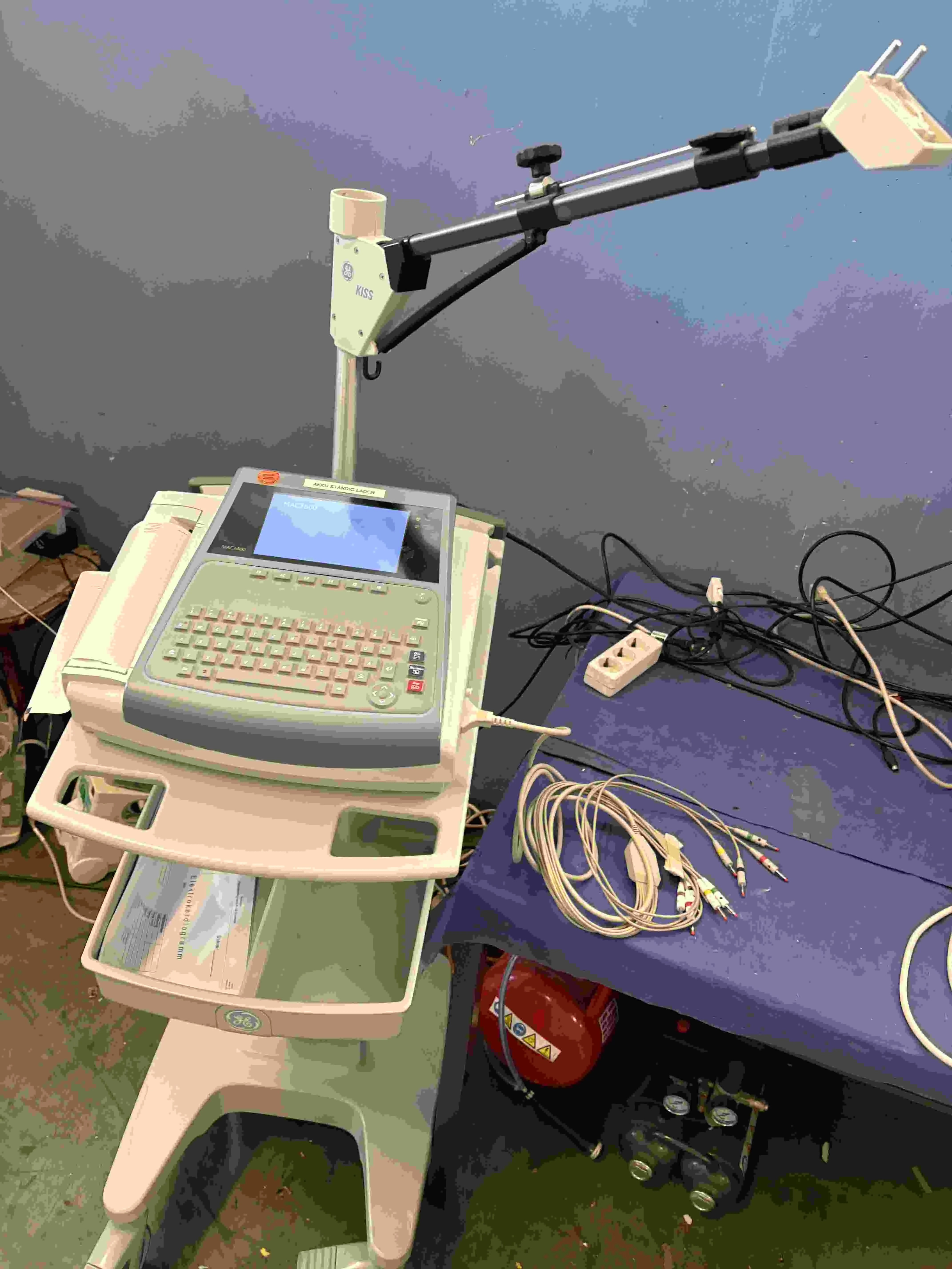 GE MAC 1600 EKG Machine