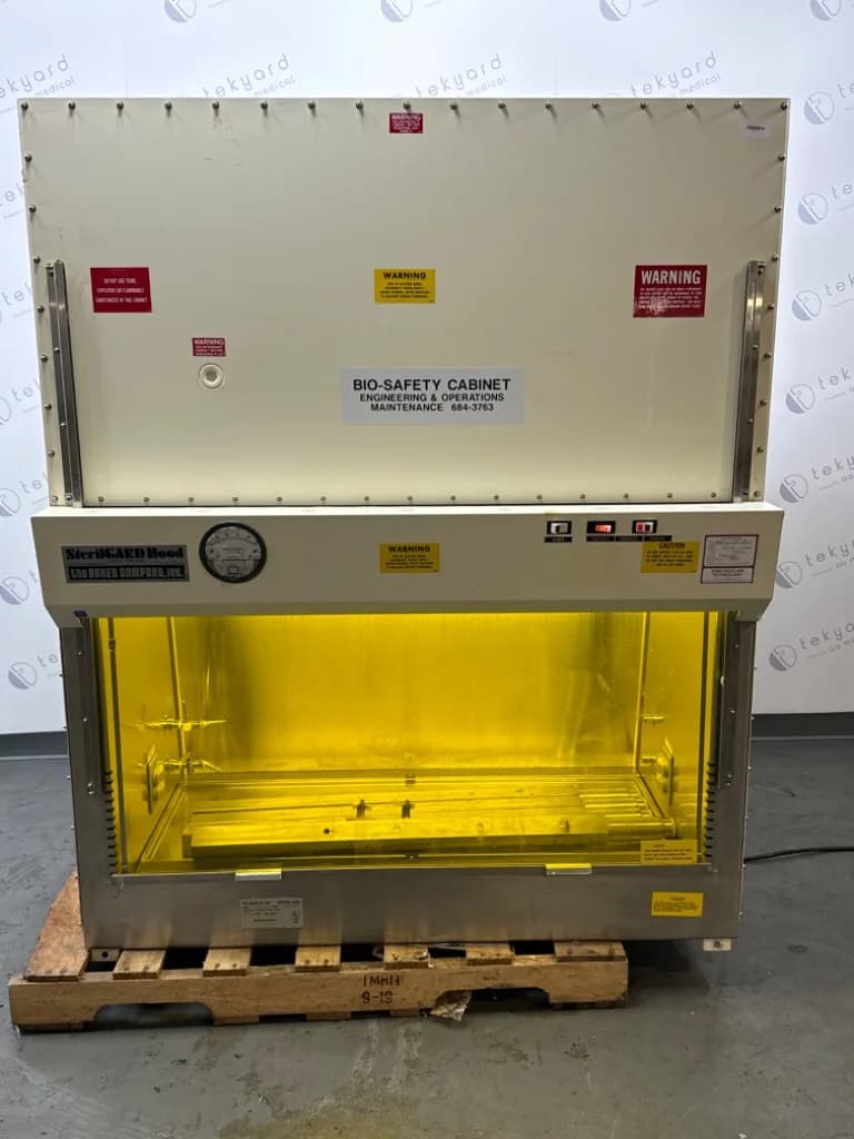 THE BAKER COMPANY SterilGARD II SG-400 Microbiological safety cabinet
