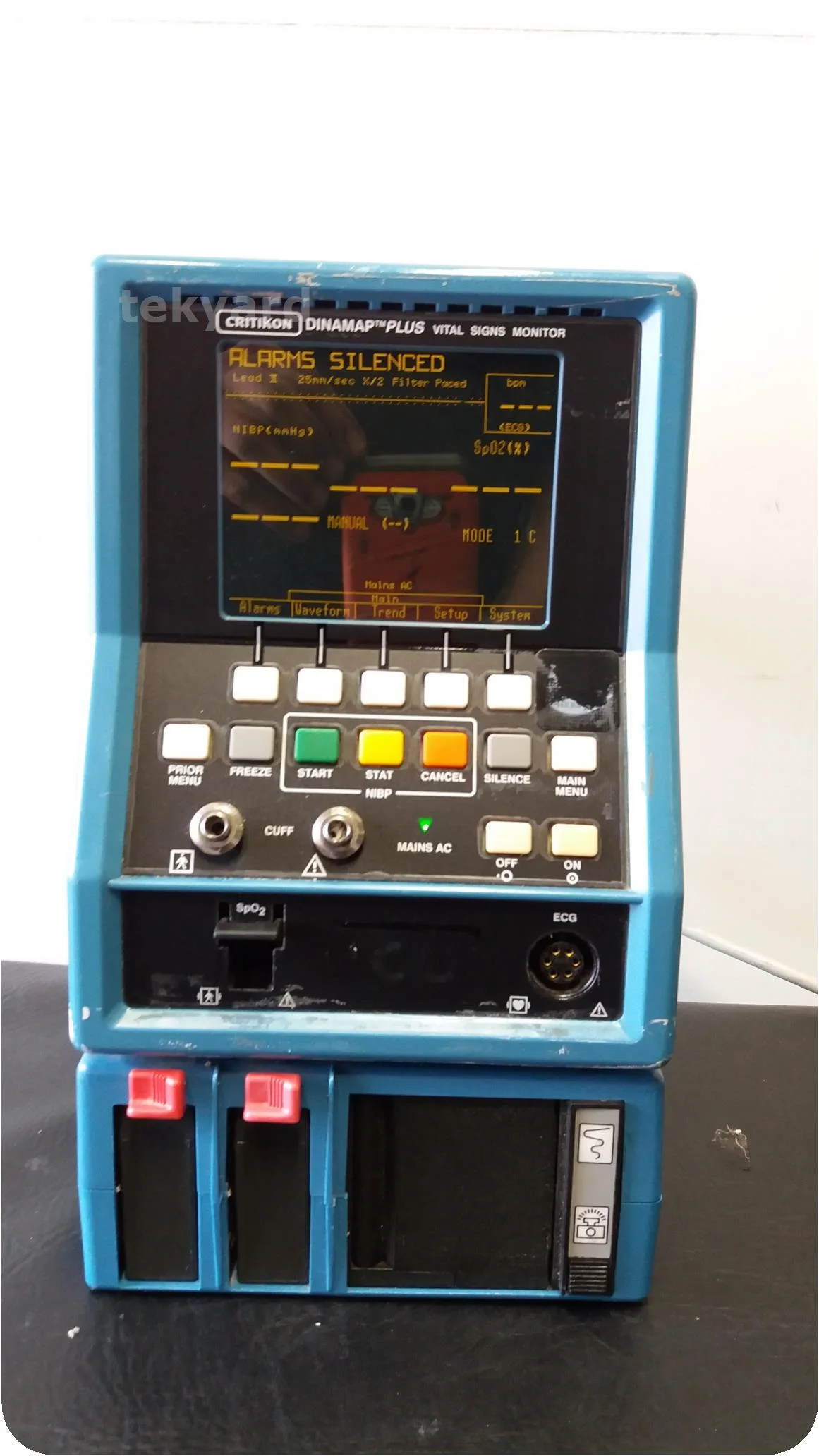 GE Dinamap Plus Patient monitor
