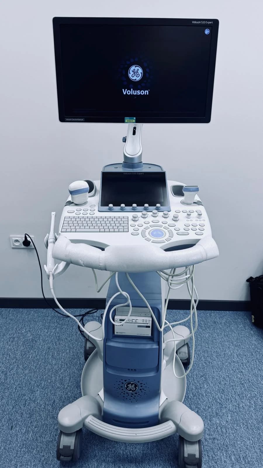 GE Voluson S10 Expert Ultrasound Machine