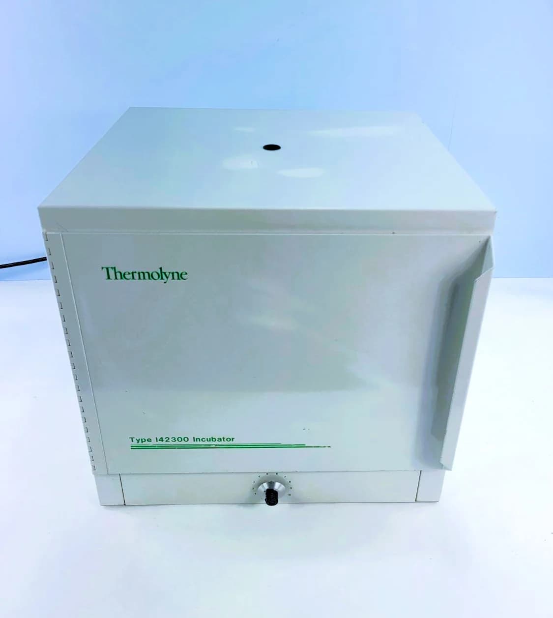 THERMOLYNE I42300 Laboratory incubator