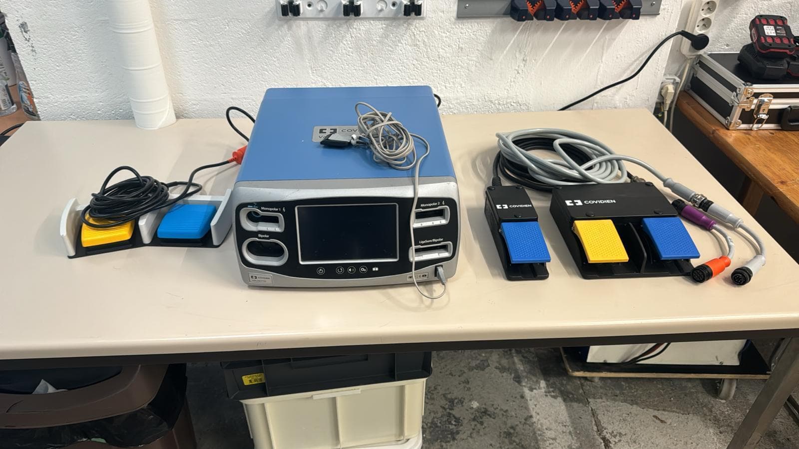 COVIDIEN Valleylab FT10 Electrosurgical Unit