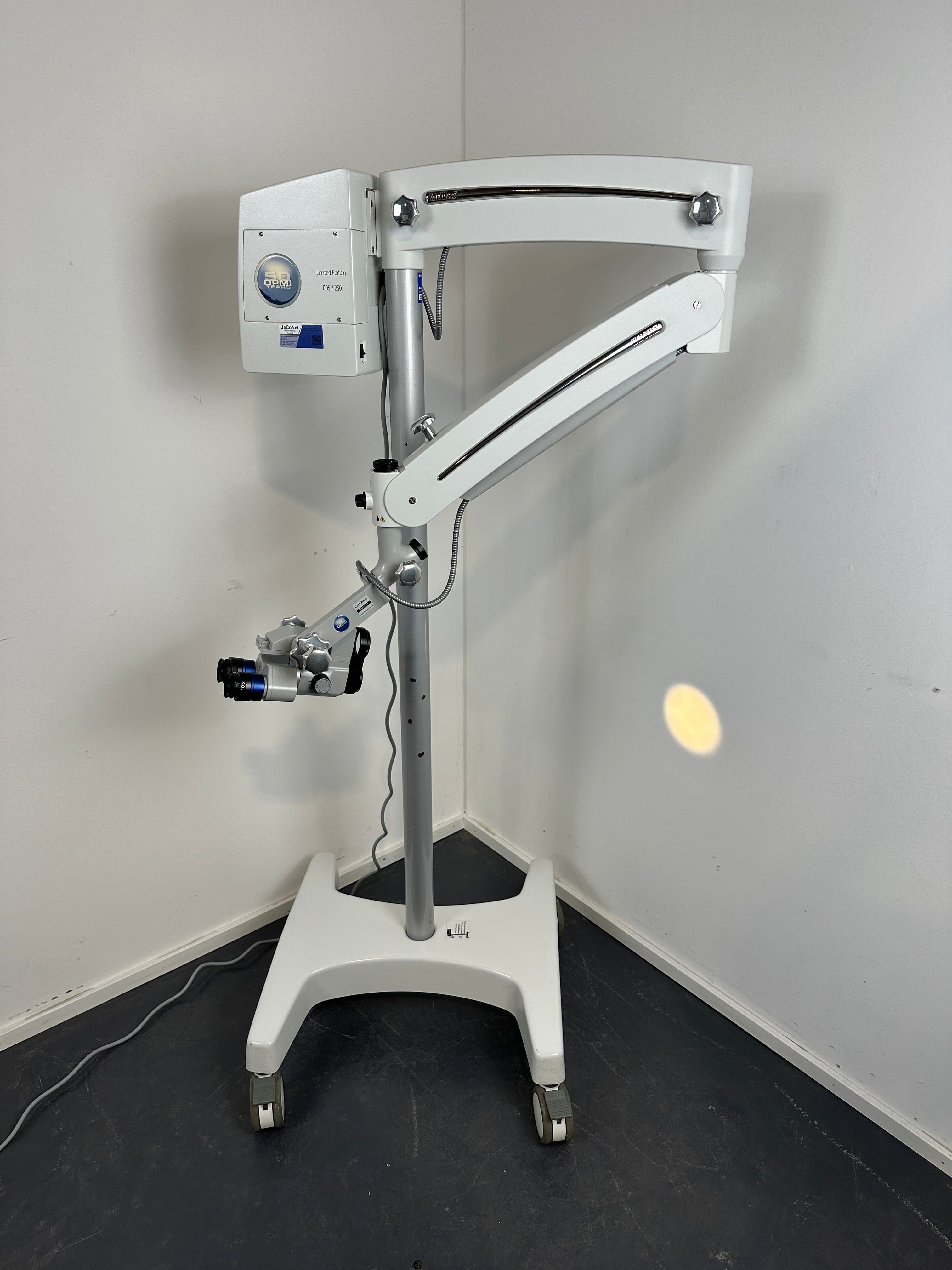 ZEISS Opmi 1-FC O/R Microscope