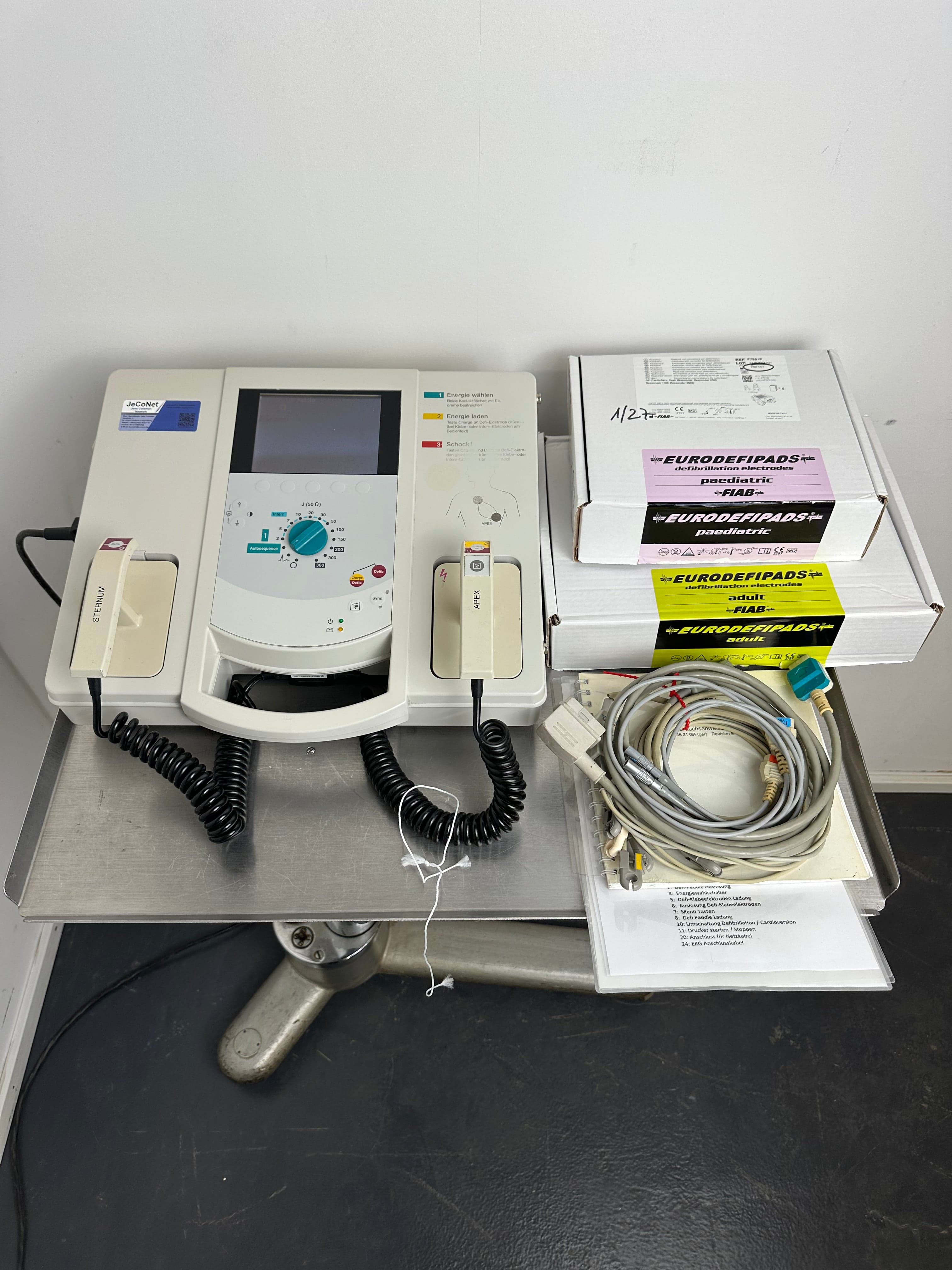 MARQUETTE CardioServ Defibrillator
