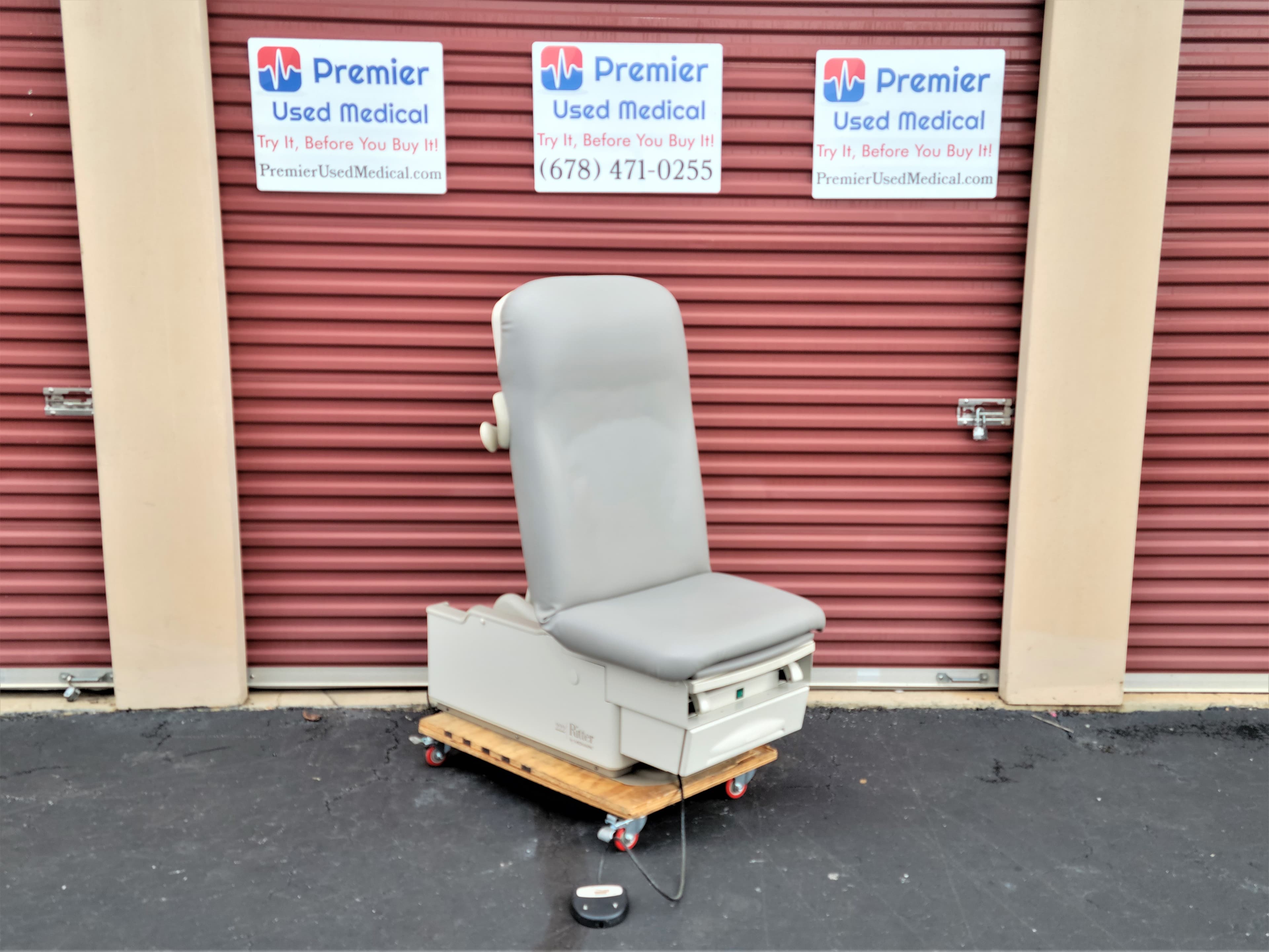 For Sale RITTER Midmark Power Exam Table 222 with New Graphite Upholstery Exam Chair