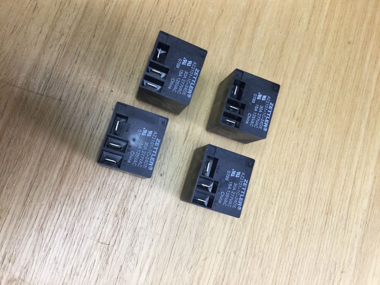For Sale PAUSCH ZETTLER zettler AZ2101-1C-24DE Table Relay