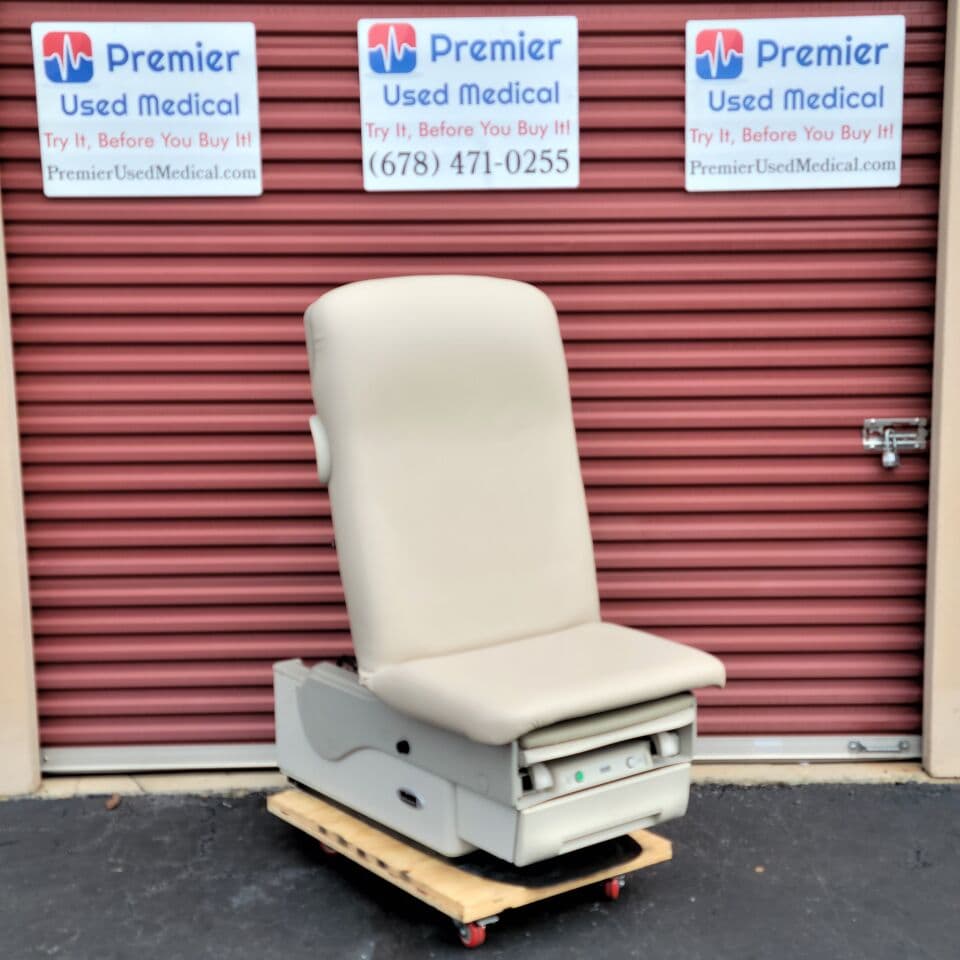 For Sale RITTER MIDMARK Power Exam Table 623 New Cream Upholstery Exam Table