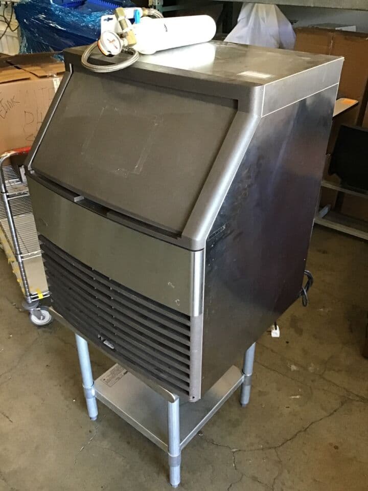 For Sale MANITOWOC QF400 Flake Ice Machine Maker