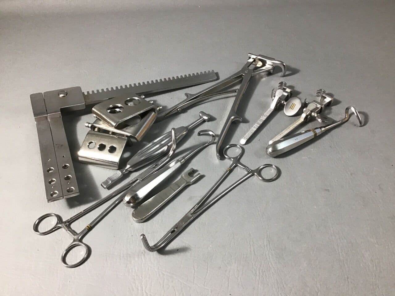 For Sale AESCULAP Surgical Instruments Mitral Valve Retractor parts: Surgical Instruments