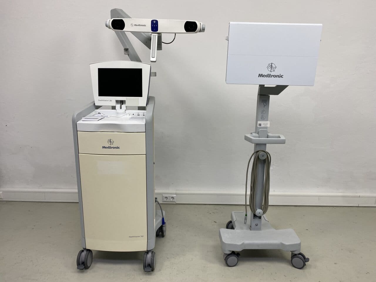 For Sale MEDTRONIC Stealth Station S7 -