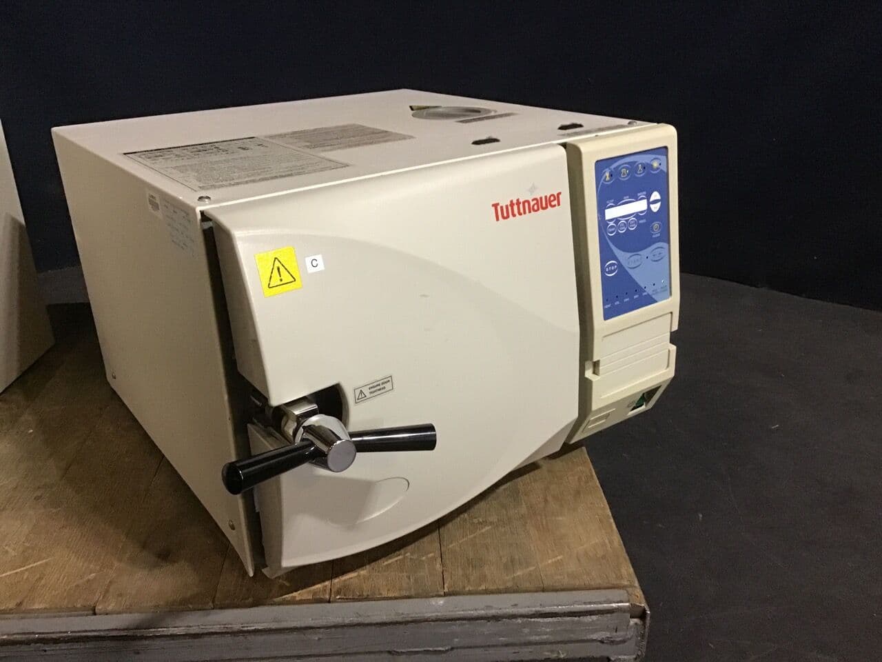 For Sale TUTTNAUER 2540EA Autoclave