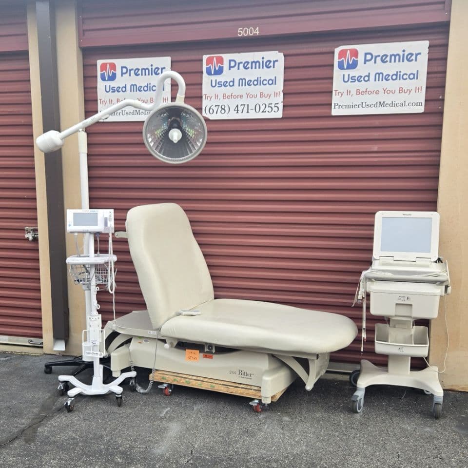 For Sale MIDMARK RITTER Exam Table Ritter Midmark Model 244 Bariatric w Original Cream Upholstery 850 lbs capacity Exam Table