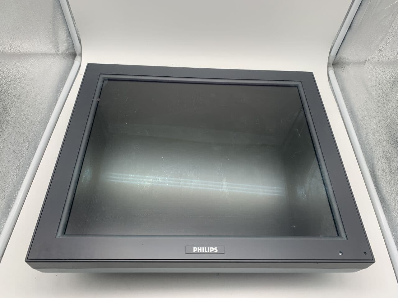 For Sale PHILIPS DuoDiagnost LCD Monitor 18" Examination Room Rad/Fluoro Room Parts P/N 989001003952