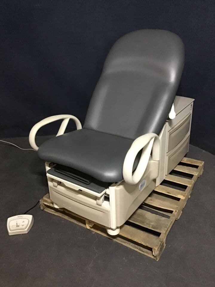 For Sale BREWER Access High-Low (6001) Power Exam Table