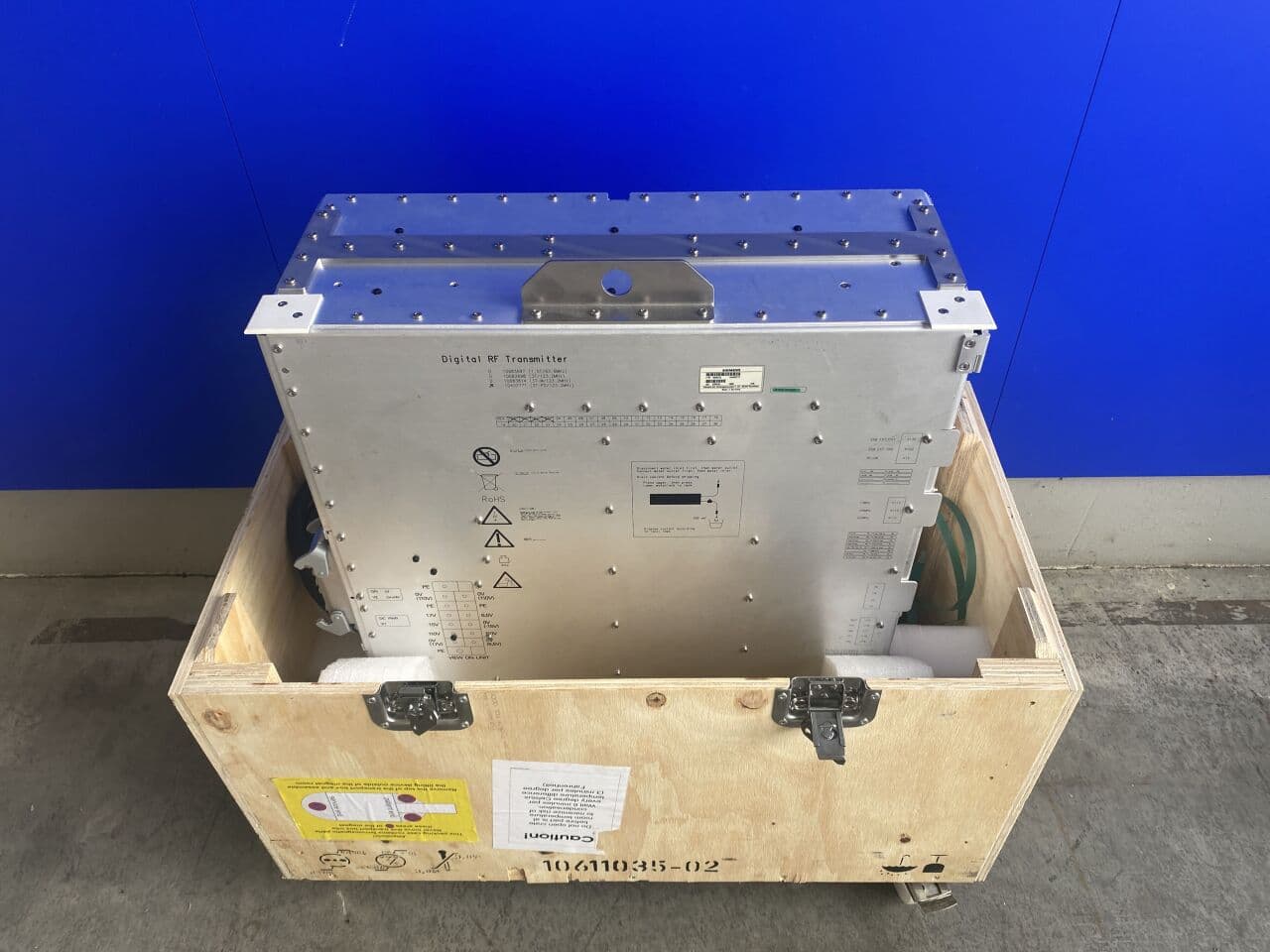 For Sale SIEMENS MAGNETOM Skyra 3T RF Transmitter TBX_2CH 3T MRI Scanner Parts P/N 10432771