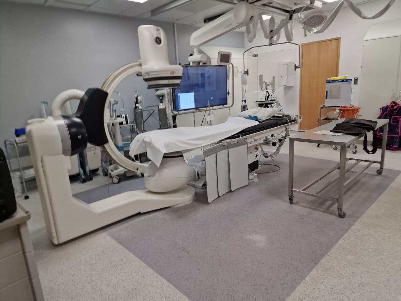 For Sale GE IGS 520 Cath Lab