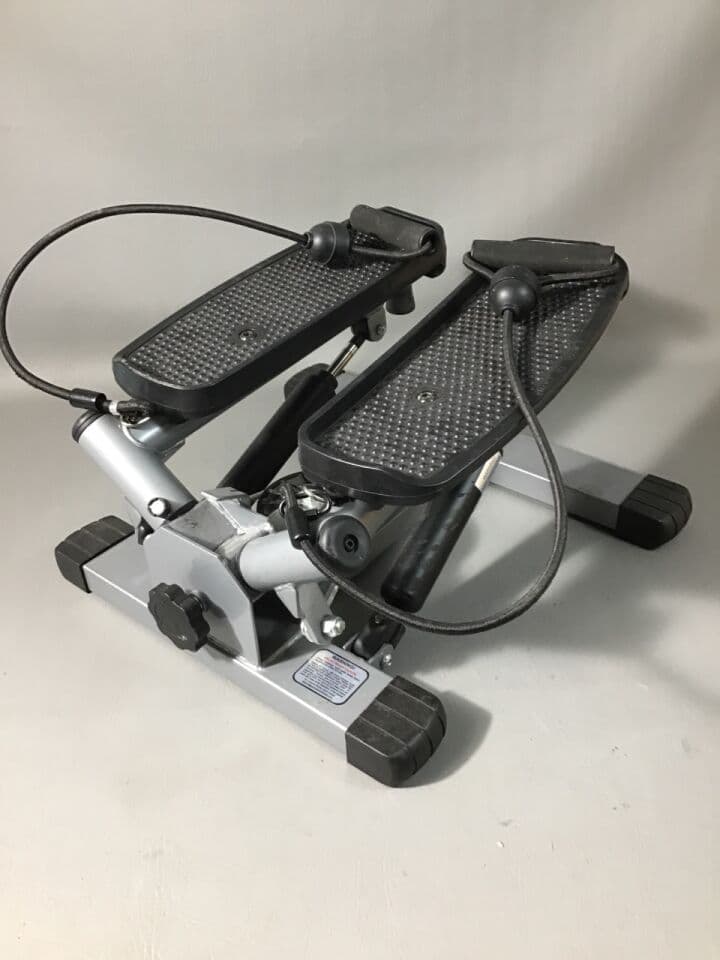 For Sale SUNNY HEALTH & FITNESS Smart Mini Stepper