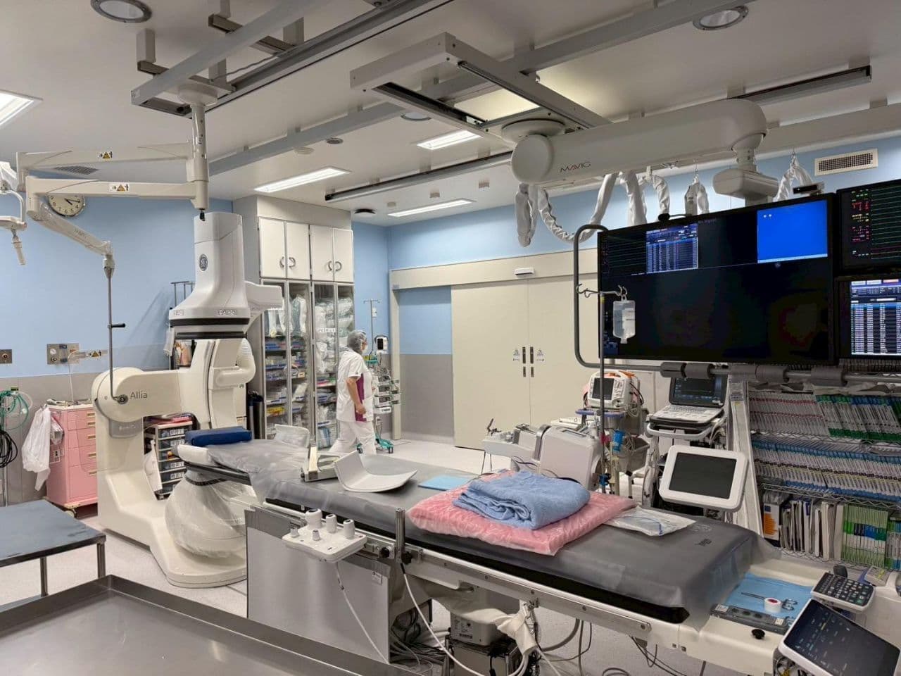 For Sale GE Allia IGS 520 Cath Lab